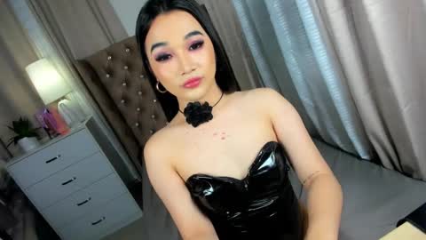 indestructabletrixie online show from 12-22-24, 12:38