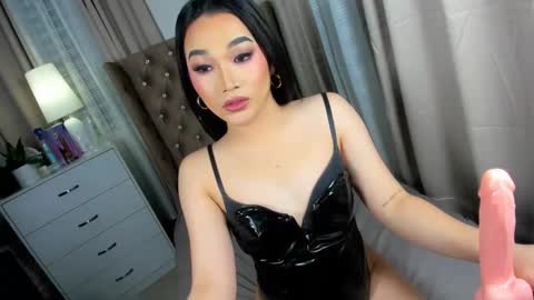 indestructabletrixie online show from 12-24-24, 04:40