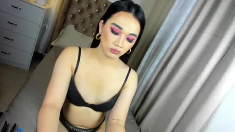 indestructabletrixie online show from 12-28-24, 02:21