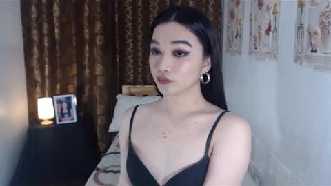 indestructabletrixie online show from 01-13-25, 05:02