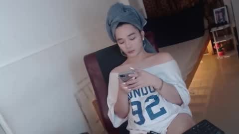 indestructabletrixie online show from 03-10-26, 01:54