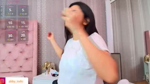 Snapshot of indi_catalina chatting on 02-25-25, 12:24 Indi Catalina online show from 02-25-25, 12:24