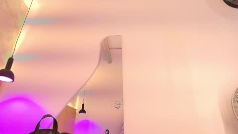 Snapshot of indi_catalina chatting on 09-27-25, 12:43 Indi Catalina online show from 09-27-25, 12:43