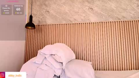 Snapshot of indi_catalina chatting on 11-08-25, 12:27 Indi Catalina online show from 11-08-25, 12:27