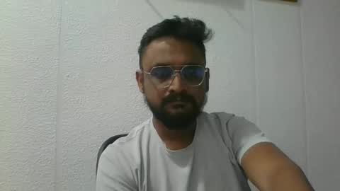 Snapshot of indian1433 chatting on 12-03-25, 04:20 indian1433 online show from 12-03-25, 04:20