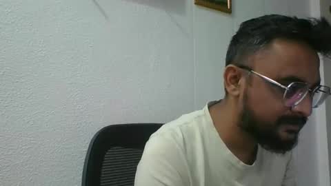 Snapshot of indian1433 chatting on 12-04-25, 04:33 indian1433 online show from 12-04-25, 04:33