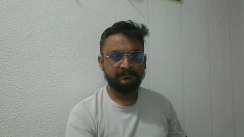 Snapshot of indian1433 chatting on 12-05-25, 04:54 indian1433 online show from 12-05-25, 04:54