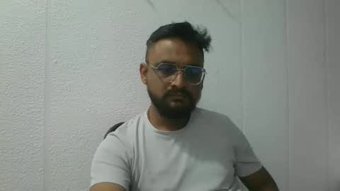 Snapshot of indian1433 chatting on 12-15-25, 04:17 indian1433 online show from 12-15-25, 04:17