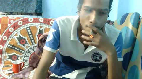 Snapshot of indian_bengali_boy chatting on 12-14-25, 06:23 Suman Leo online show from 12-14-25, 06:23