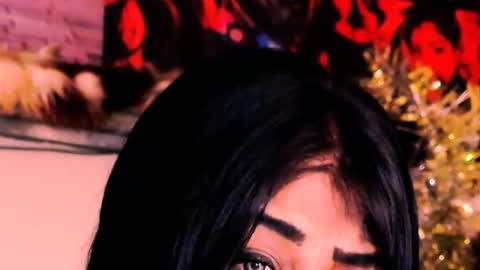 Snapshot of indian_dreamgirl chatting on 02-09-26, 12:14 Bella Ambrosia online show from 02-09-26, 12:14