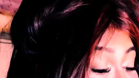 Snapshot of indian_dreamgirl chatting on 03-09-26, 01:15 Bella Ambrosia online show from 03-09-26, 01:15