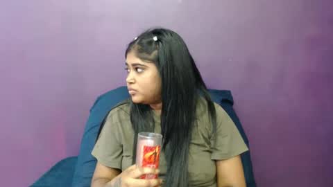 Snapshot of indian_rimmelx chatting on 01-28-25, 01:27 Melz online show from 01-28-25, 01:27