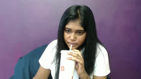 Snapshot of indian_rimmelx chatting on 02-14-25, 12:25 Melz online show from 02-14-25, 12:25
