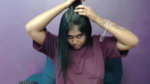 Snapshot of indian_rimmelx chatting on 03-01-25, 01:18 Melz online show from 03-01-25, 01:18