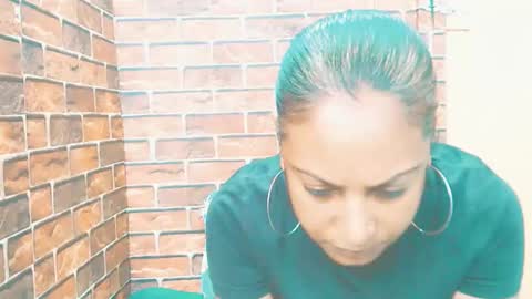 Snapshot of indian_spice_girl chatting on 05-25-26, 07:03 indian_spice_girl online show from 05-25-26, 07:03
