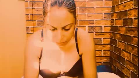 Snapshot of indian_spice_girl chatting on 06-05-26, 07:36 indian_spice_girl online show from 06-05-26, 07:36