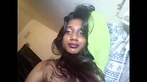 Snapshot of indian_succubus chatting on 01-10-26, 07:59 Perky baby online show from 01-10-26, 07:59