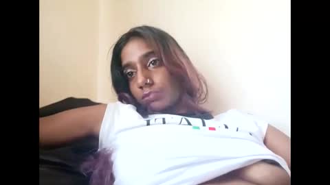 Snapshot of indian_succubus chatting on 02-20-26, 10:16 Perky baby online show from 02-20-26, 10:16