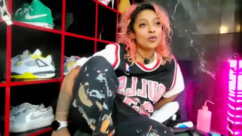 Nikki online show from 05-15-26, 05:47