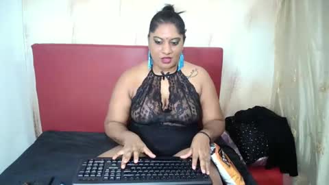 Snapshot of indianchantal chatting on 01-13-25, 05:12 chantal online show from 01-13-25, 05:12