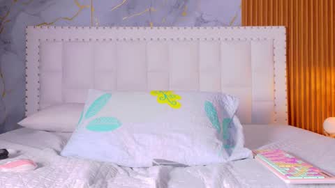 LITTLE AINHOA  online show from 10-28-25, 07:38