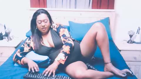 Snapshot of indianlust69 chatting on 09-25-25, 08:23 Amy online show from 09-25-25, 08:23