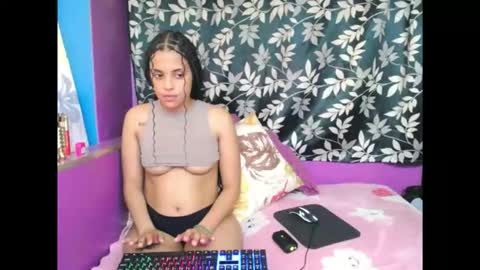 Snapshot of indianmaxine07 chatting on 10-09-25, 07:23 indianmaxine07 online show from 10-09-25, 07:23