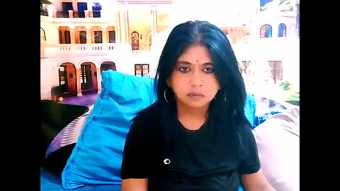 Mika online show from 11-29-25, 07:28