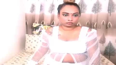 Snapshot of indiansecretlove20 chatting on 01-20-25, 05:59 goddess online show from 01-20-25, 05:59