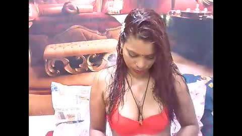 indiansexyass4u2luv online show from 01-11-25, 03:52