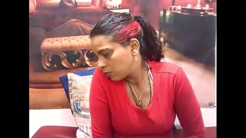 indiansexyass4u2luv online show from 02-11-25, 09:25