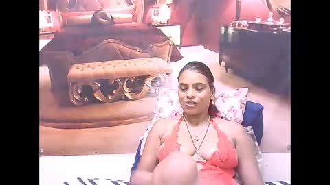 indiansexyass4u2luv online show from 02-18-25, 10:36