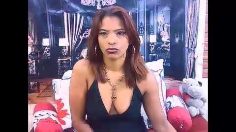 Snapshot of indiansexyass4u2luv chatting on 05-12-26, 06:32 indiansexyass4u2luv online show from 05-12-26, 06:32