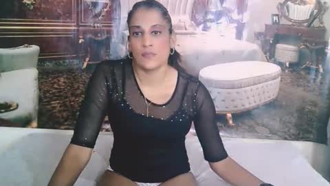 Snapshot of indiansexysmyle chatting on 01-07-26, 01:57 Azi online show from 01-07-26, 01:57