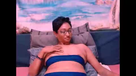 Shreya online show from 12-13-24, 04:54