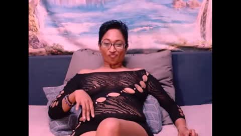 Shreya online show from 12-18-24, 12:10