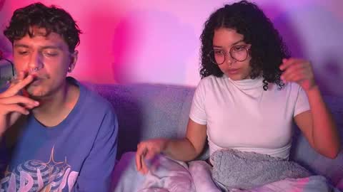 Snapshot of indicasatan chatting on 12-19-24, 01:39 Indicasatan online show from 12-19-24, 01:39