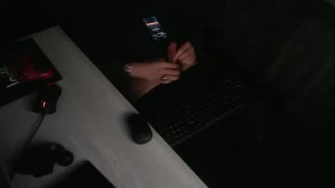 Snapshot of indicasonly chatting on 11-27-25, 09:33 indicasonly online show from 11-27-25, 09:33