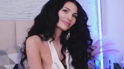 InesBrillante online show from 07-21-26, 10:01