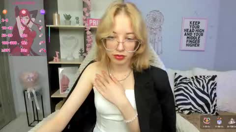 Snapshot of inferno_mia chatting on 10-09-25, 02:48 Mia online show from 10-09-25, 02:48