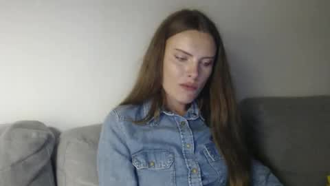 Snapshot of infinitiq45 chatting on 09-25-25, 08:45 Sweet girl online show from 09-25-25, 08:45