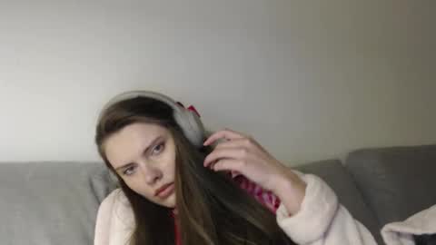 Sweet girl online show from 02-04-26, 09:53