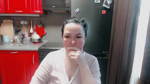 Snapshot of infinity_loveliness chatting on 12-18-24, 06:43 Infinity online show from 12-18-24, 06:43