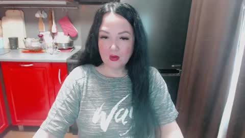 Snapshot of infinity_loveliness chatting on 12-19-24, 08:23 Infinity online show from 12-19-24, 08:23