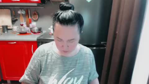 Snapshot of infinity_loveliness chatting on 01-16-25, 10:42 Infinity online show from 01-16-25, 10:42