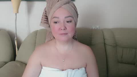 Snapshot of infinity_loveliness chatting on 09-17-25, 05:42 Infinity online show from 09-17-25, 05:42