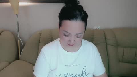 Snapshot of infinity_loveliness chatting on 10-17-25, 06:16 Infinity online show from 10-17-25, 06:16