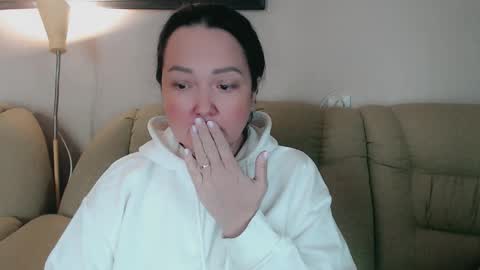 Snapshot of infinity_loveliness chatting on 10-21-25, 05:52 Infinity online show from 10-21-25, 05:52