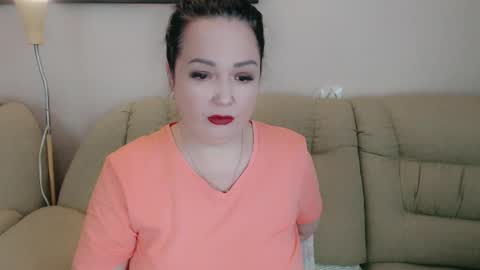 Snapshot of infinity_loveliness chatting on 11-09-25, 06:44 Infinity online show from 11-09-25, 06:44