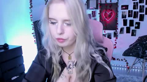 Snapshot of ingannamorte18 chatting on 10-27-25, 04:22 Roki online show from 10-27-25, 04:22